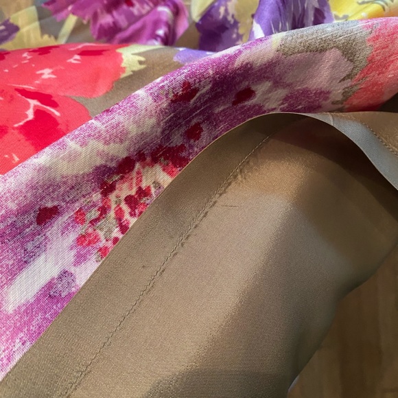 Banana Republic Skirt. Size 10 - Picture 5 of 7